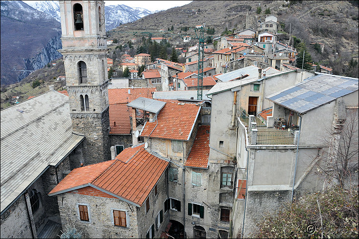 TRIORA, le village des sorcières (delle streghe) Italie Hi ! Hi ! Hi ! Hi ! Hiiiiiiiiiiiiiii Triora21fev10_09